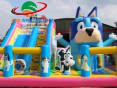 Castello gonfiabile Bluey per il divertimento in famiglia produttori